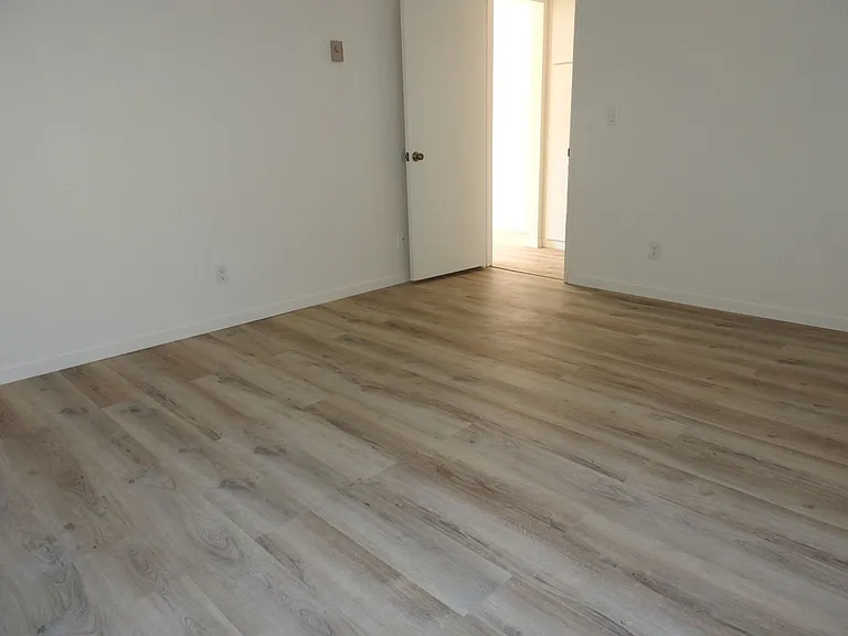 4944 Narragansett Ave — Photo 18