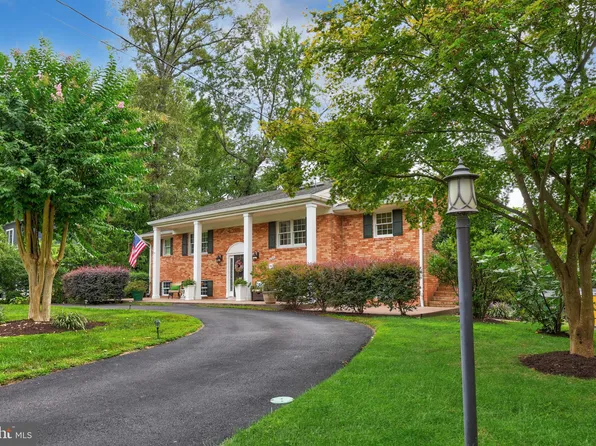 4505 Dolphin Ln, Alexandria, VA 22309