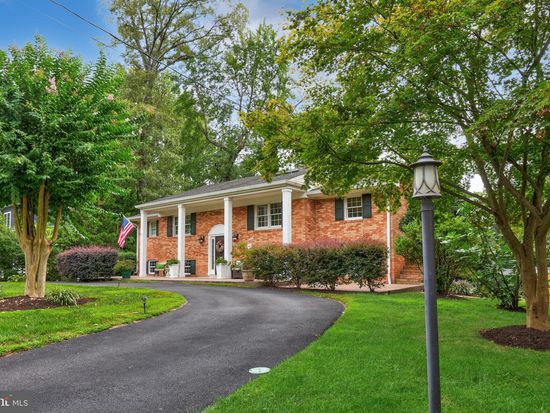 4505 Dolphin Ln, Alexandria, VA 22309