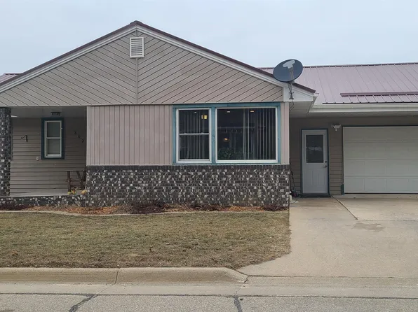 802 Davidson St NW, Elkader, IA 52043
