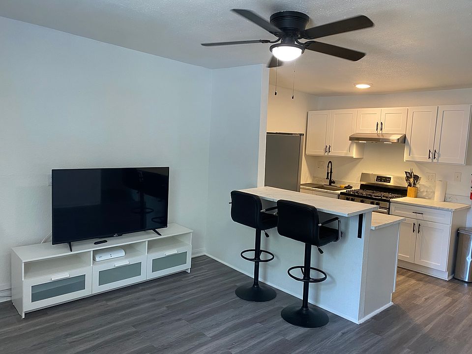 1st image of 5415 Buena Vista St #3