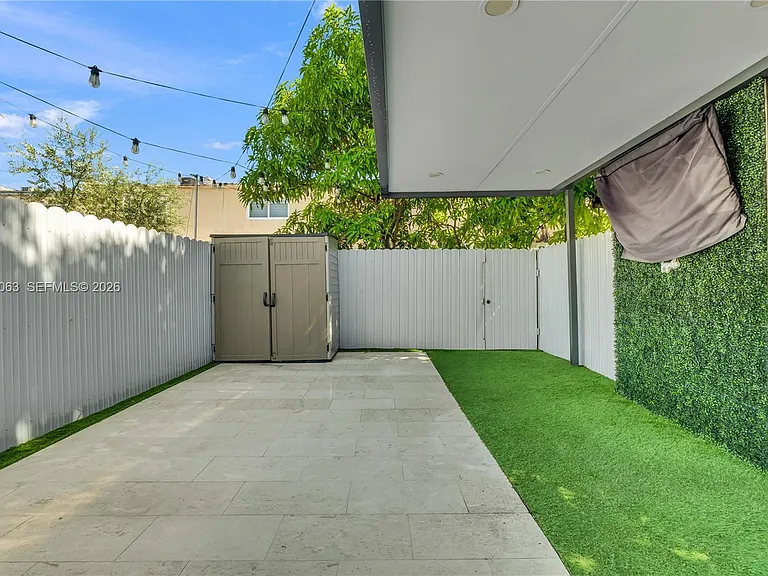5452 NW 169th Ter — Photo 12
