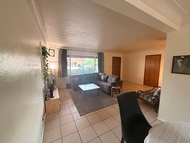 1505 E Edison St — Photo 16