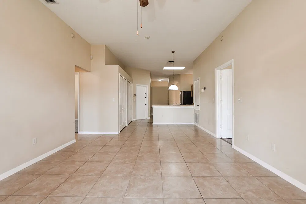 3 bed, 2.0 bath, 1511 sqft, $3,000 — Photo 3