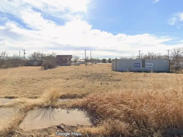 407 Dallas Ave, Cleburne, TX 76031