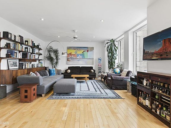 3rd image of 75 Livingston St APT 20A