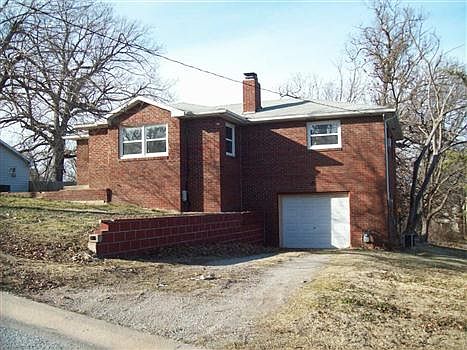 2nd image of 514 Pearl St