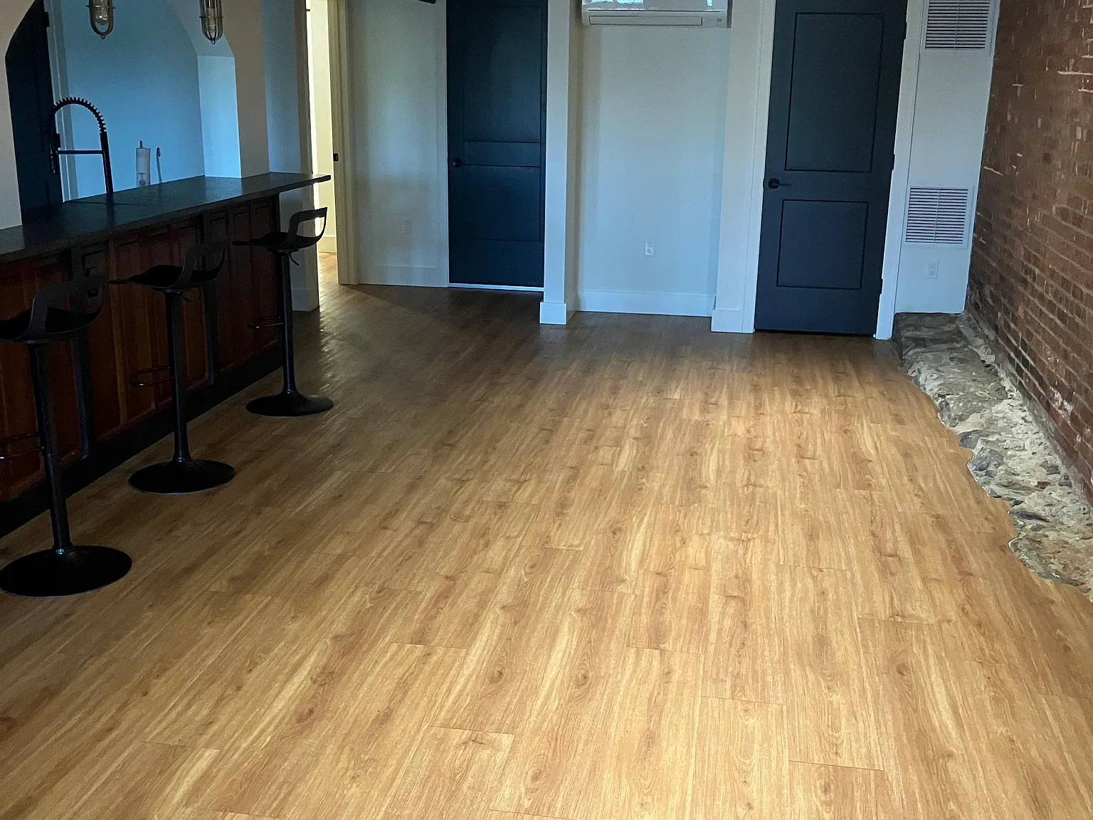 Studio, 1200 sqft, $4,000 — Photo 3