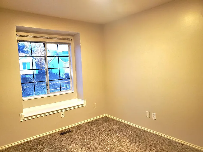 1024 N 1025 E — Photo 20