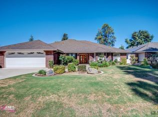 5605 Oakleaf St, Bakersfield, CA 93308