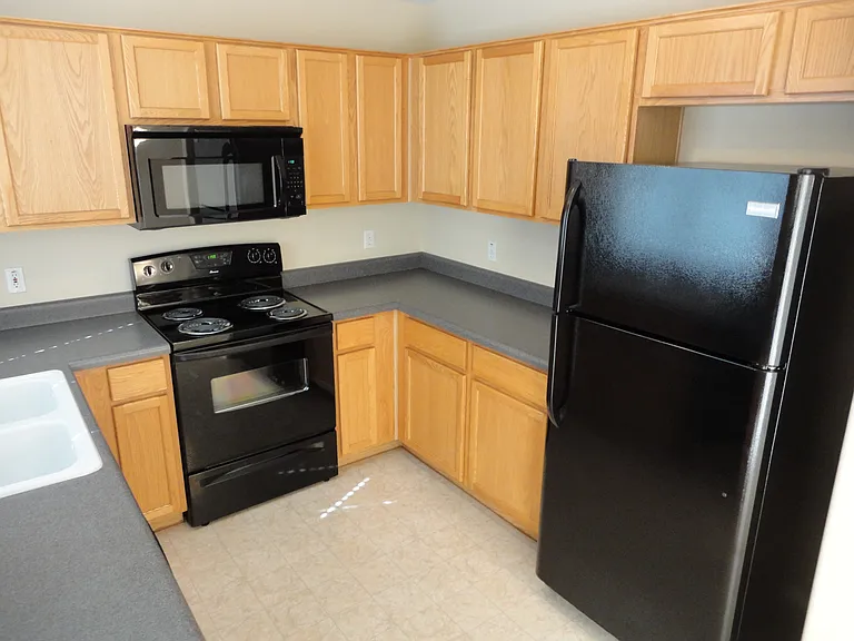 6217 W Warner St — Photo 2