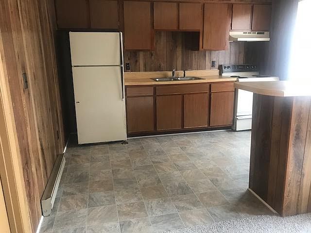 2nd image of 2718 W Mountain St