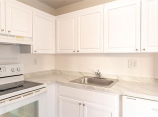 9310 Fontainebleau Blvd APT 101, Miami, FL 33172