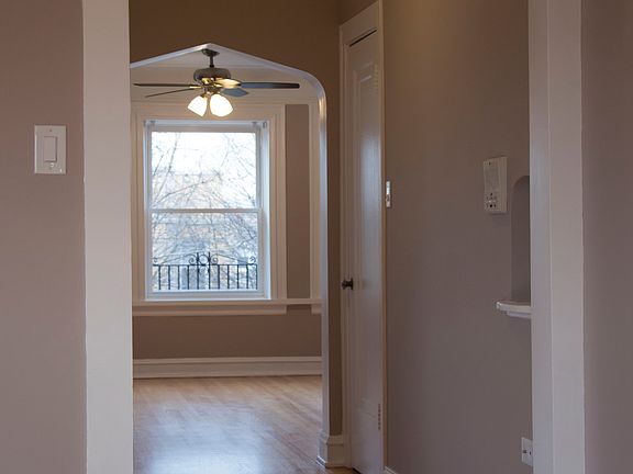 4th image of 6441 N Francisco Ave APT 3