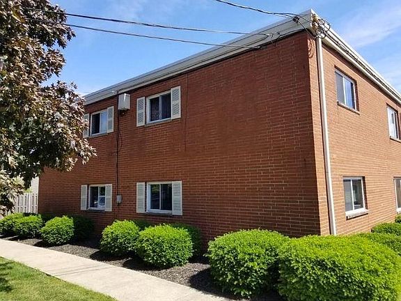 2nd image of 1486 Russell Dr APT 101