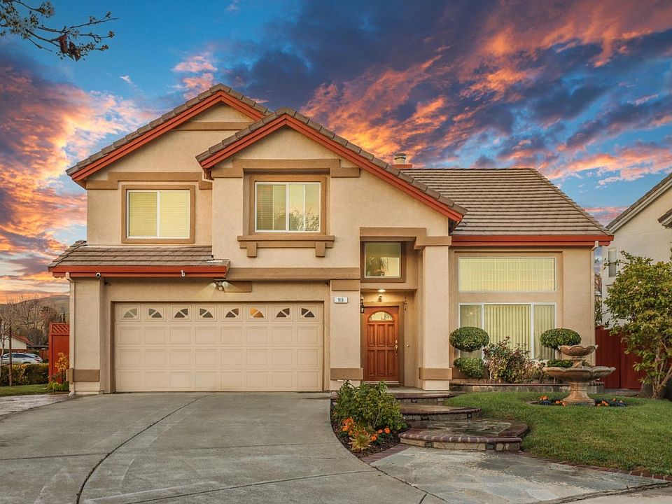 1st image of 916 La Palma Pl