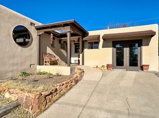 1115 N Luna Cir, Santa Fe, NM 87501