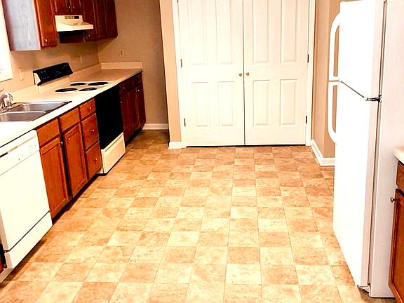 4th image of 1036 Blackwell Ct #1
