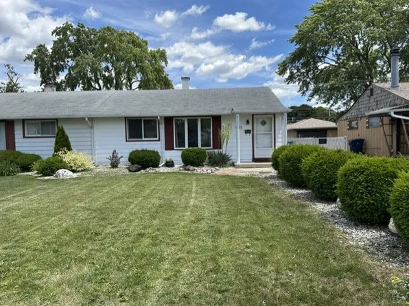 8855 S Komensky Ave, Hometown, IL 60456