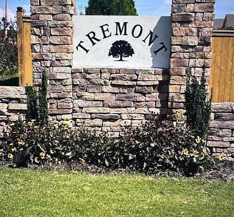 2nd image of 14717 Calderwood St