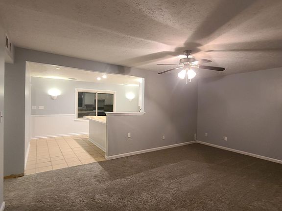 3rd image of 429 Winchester Dr