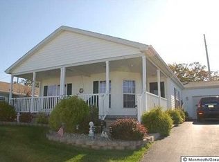 19 Oak Ridge Ln, Manahawkin, NJ 08050