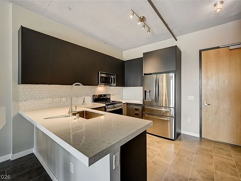 353 E Bonneville Ave #439 — Photo 7