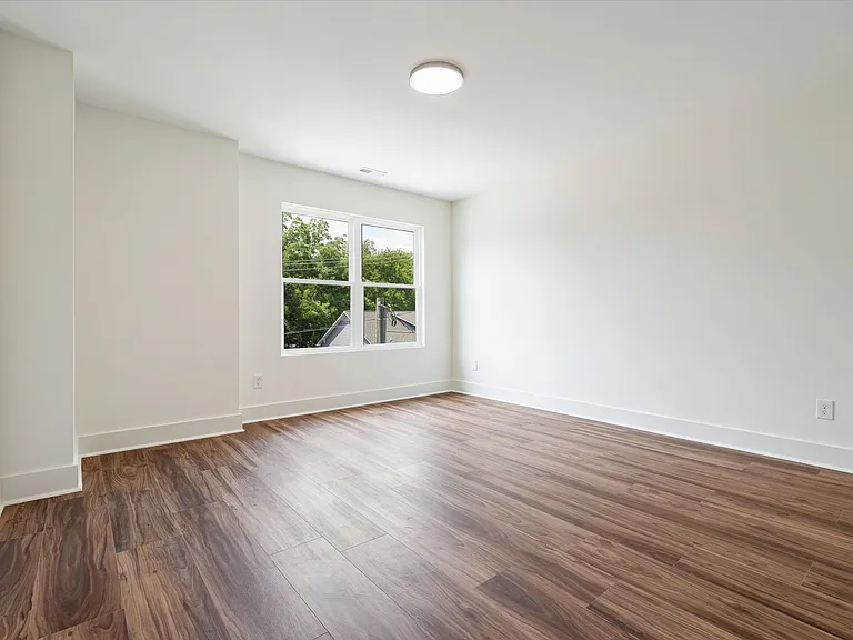 711 Gerard St #A — Photo 14