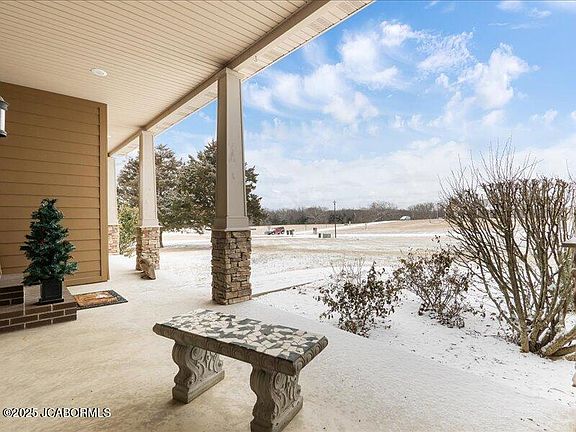 3rd image of 7047 N Meadow Dr