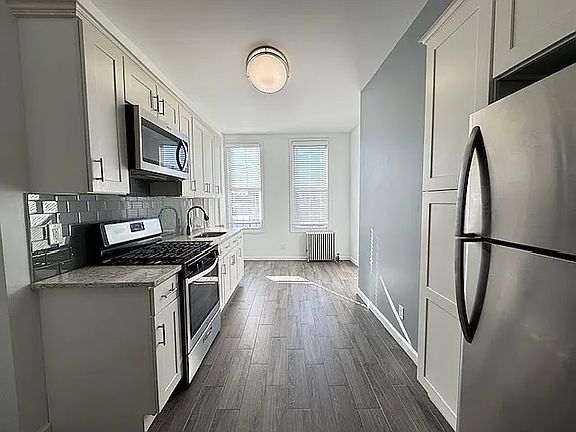 2nd image of 158 Wyckoff Ave #3B