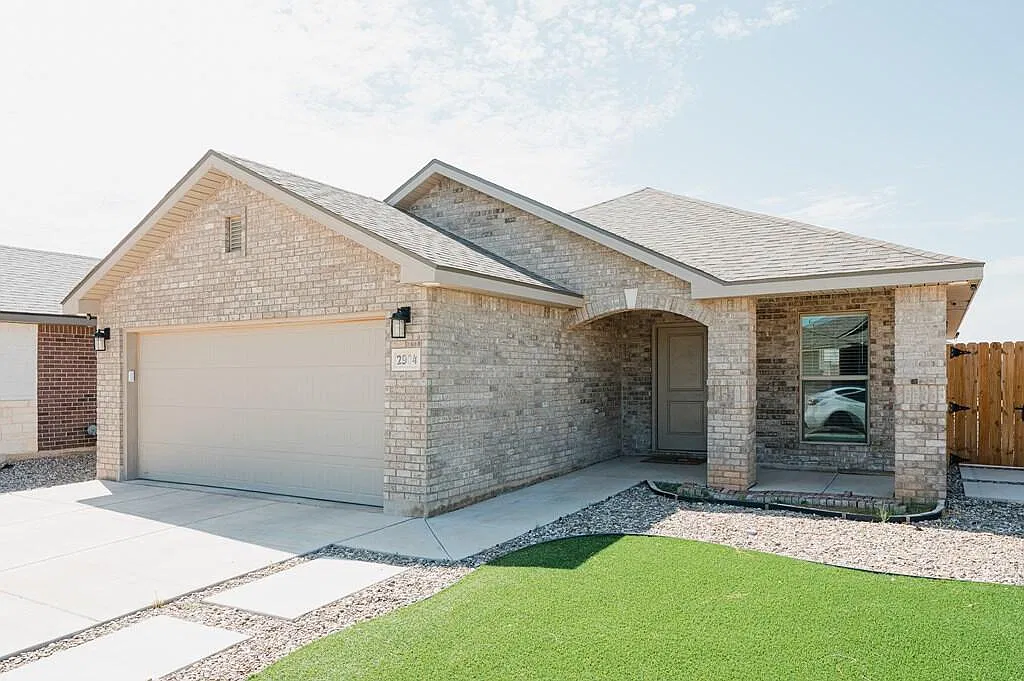 3 bed, 2.0 bath, 1320 sqft, $2,800 — Photo 1