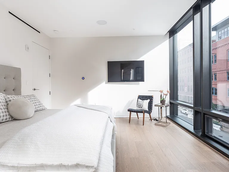 10 Farnsworth St #3A — Photo 19