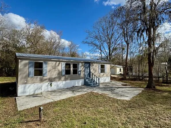 6240 Woodsman Dr, Zephyrhills, FL 33544