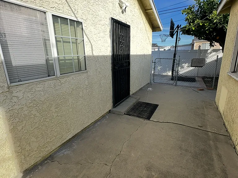 W 134th Pl — Photo 3