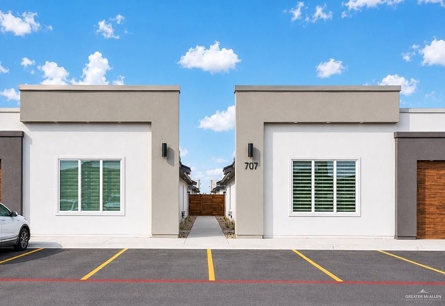 1st image of 707 Coves Ln #2