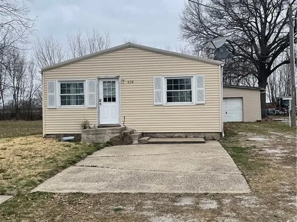 639 E Elm St, Hardin, MO 64035