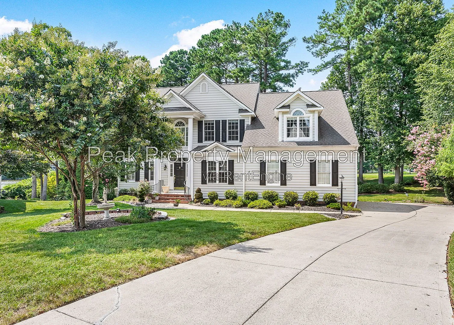 5 bed, 3.0 bath, 3975 sqft, $3,800 — Photo 2
