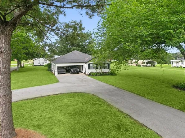 3013 Bayou Rd, Saint Bernard, LA 70085