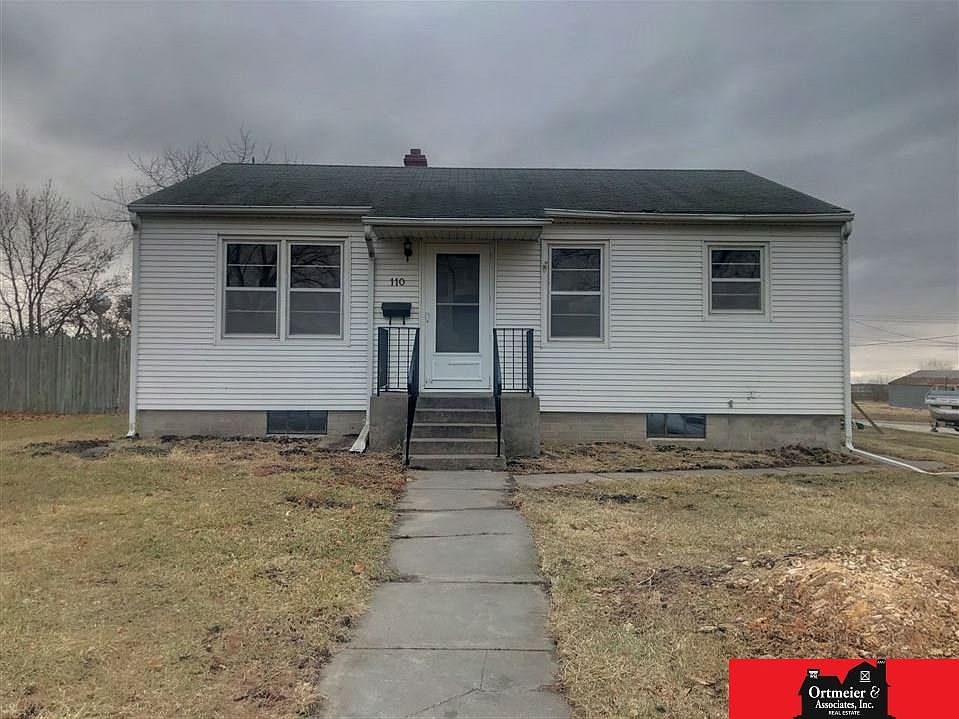 1st image of 110 Lambrecht St