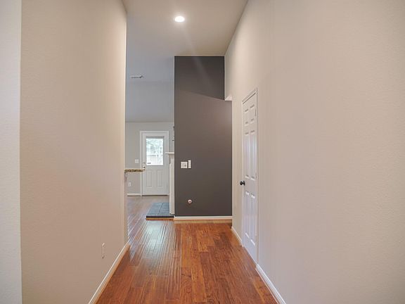 5th image of 91 N Willow Point Cir