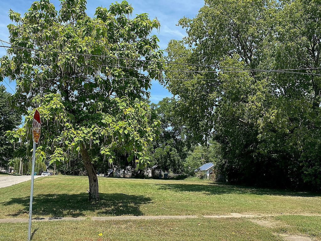 932 Chestnut St, Osawatomie, KS 66064 Zillow