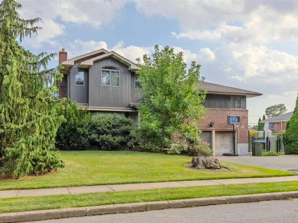 31 Morris Drive, Syosset, NY 11791