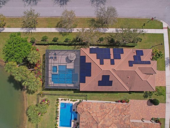 3rd image of 10587 SW Capraia Way