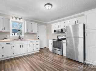 3992/3996 Dug Hill Rd, Lenoir, NC 28645