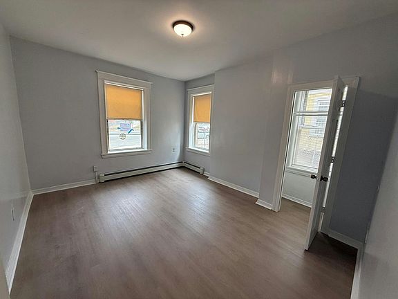 4th image of 116 Fort Pleasant Ave #2L