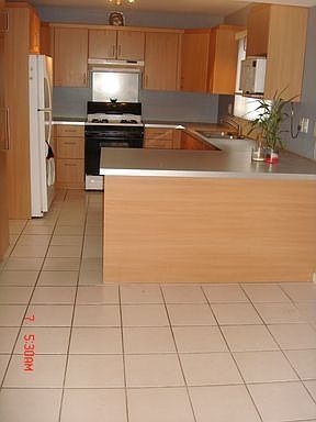 5th image of 13960 Oxnard St