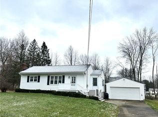 6978 Pine Grove Dr, Hubbard, OH 44425