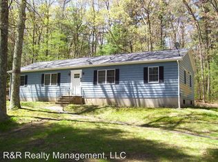 43 Franklin St #A, Douglas, MA 01516