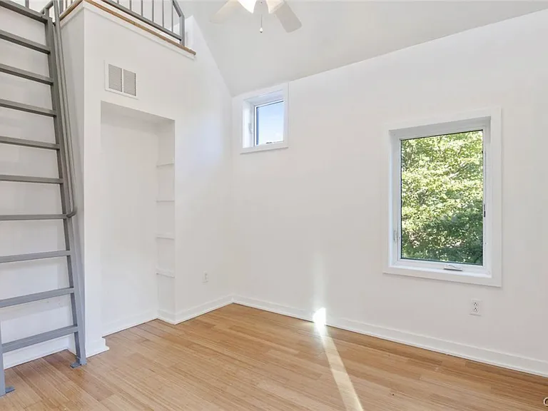 621 Otisco St — Photo 31