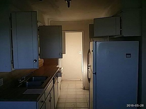 4th image of 4810 SW K Ave